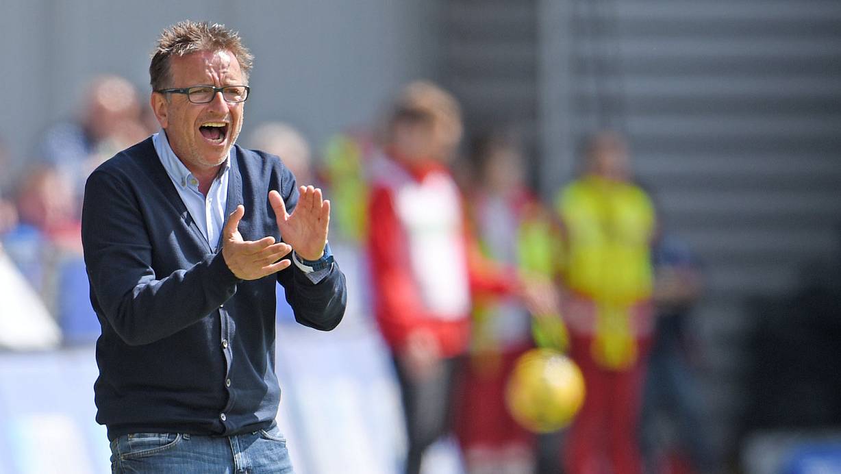 Trainer Norbert Meier: ein Zeitgenosse mit vielen Ecken und Kanten. | © Thomas Starke/Bongarts/Getty Images