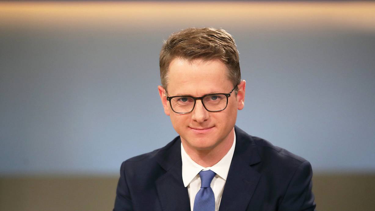 Carsten Linnemann, CDU-Bundestagsabgeordneter aus Paderborn,  begr&uuml;&szlig;t die Vorreiterrolle des &ouml;ffentlichen Dienstes. | &copy; picture alliance / Eventpress