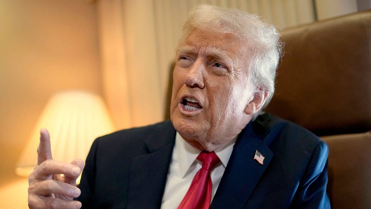 Trump bezeichnet die Begnadigungen als «großartige Sache für die Menschheit». | © Ben Curtis/AP/dpa