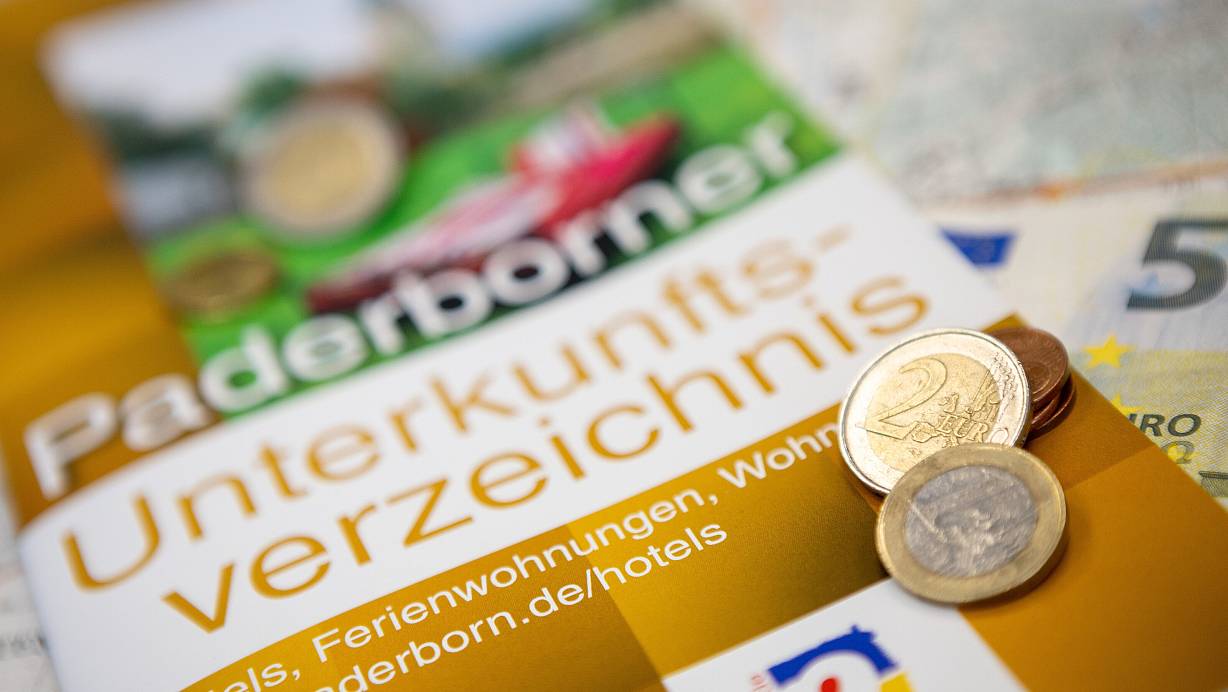 Bis zum 1. Januar 2026 soll die Stadt Paderborn eine Bettensteuer einführen. So hat es die Politik entschieden. Details sind aber noch unklar. | © Niklas Tüns