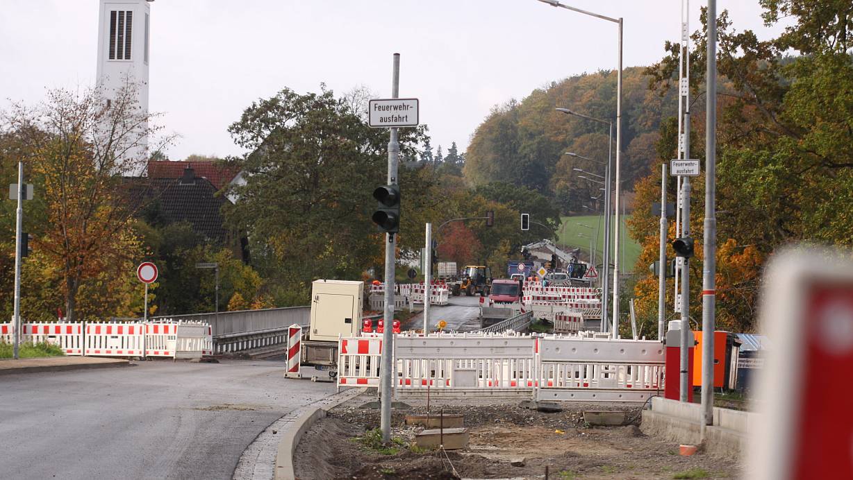 Die Bauarbeiten an der Schweichelner Straße gehen gut voran. Im kommenden Jahr soll alles fertig sein. | © Björn Kenter