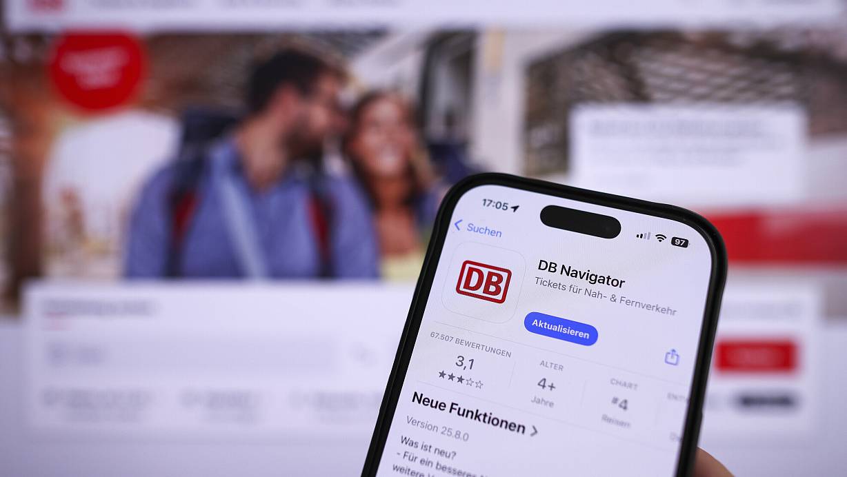 Am 19. Mai 2025 wird das Landgericht Frankfurt über die Rechtmäßigkeit der Datenverarbeitung in der Bahn-App DB Navigator entscheiden. | © picture alliance/dpa