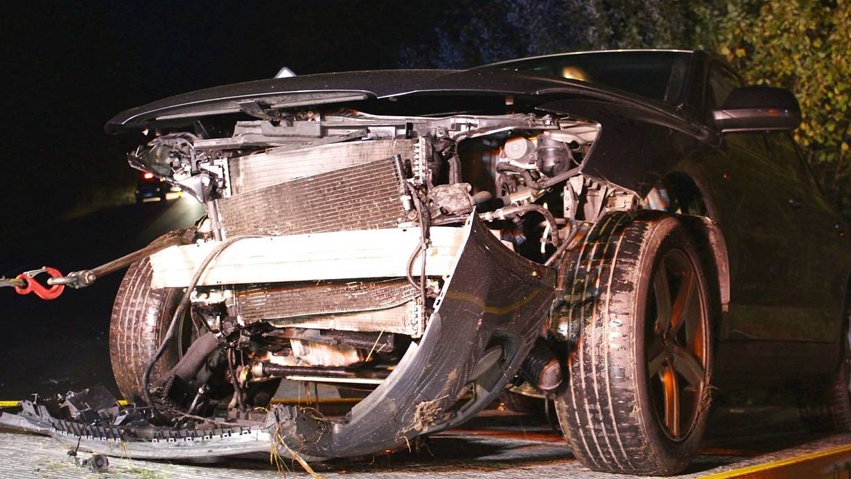 Die Autos wurden bei dem Unfall stark beschädigt. | © Polizei Minden-Lübbecke