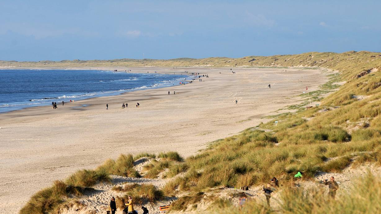Bei Urlaubern aus Deutschland beliebt: Henne Strand liegt in Südwest-Jütland. Der Strand des Ortes ist 16 Kilometer lang. | © Roland Jung