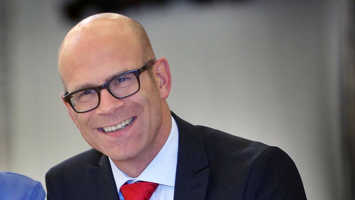 Überglücklich: Die Ehe für alle wird wohl endlich Wirklichkeit, dafür hat Bielefelds Sozialdezernent Ingo Nürnberger 22 Jahre lang gekämpft. | © Archivfoto Sarah Jonek