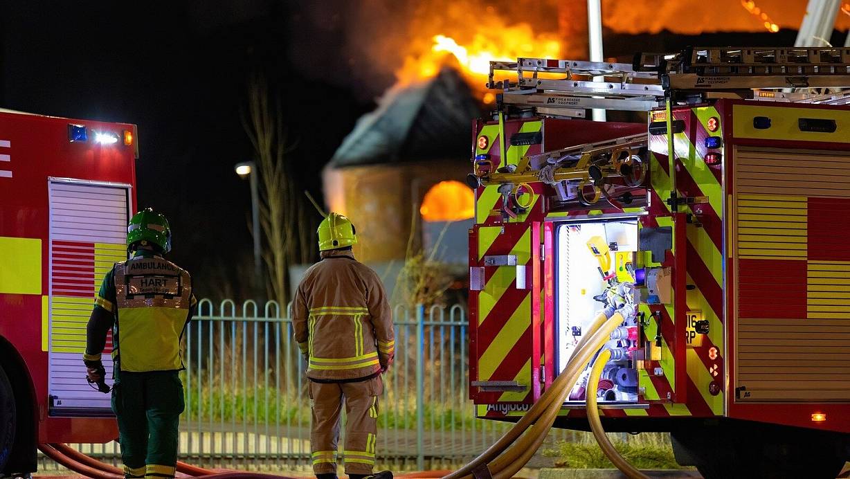 Zu zwei Bränden an Häusern musste die Feuerwehr in Halle im Kreis Gütersloh ausrücken. | © Pixabay/Symbolfoto