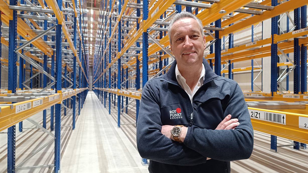 Andreas Wagner, Miteigentümer von Rotpunkt Küchen, hat in den vergangenen Jahren viel Energie in den Bau einer neuen Lagerhalle gesteckt. | © Sven Hauhart