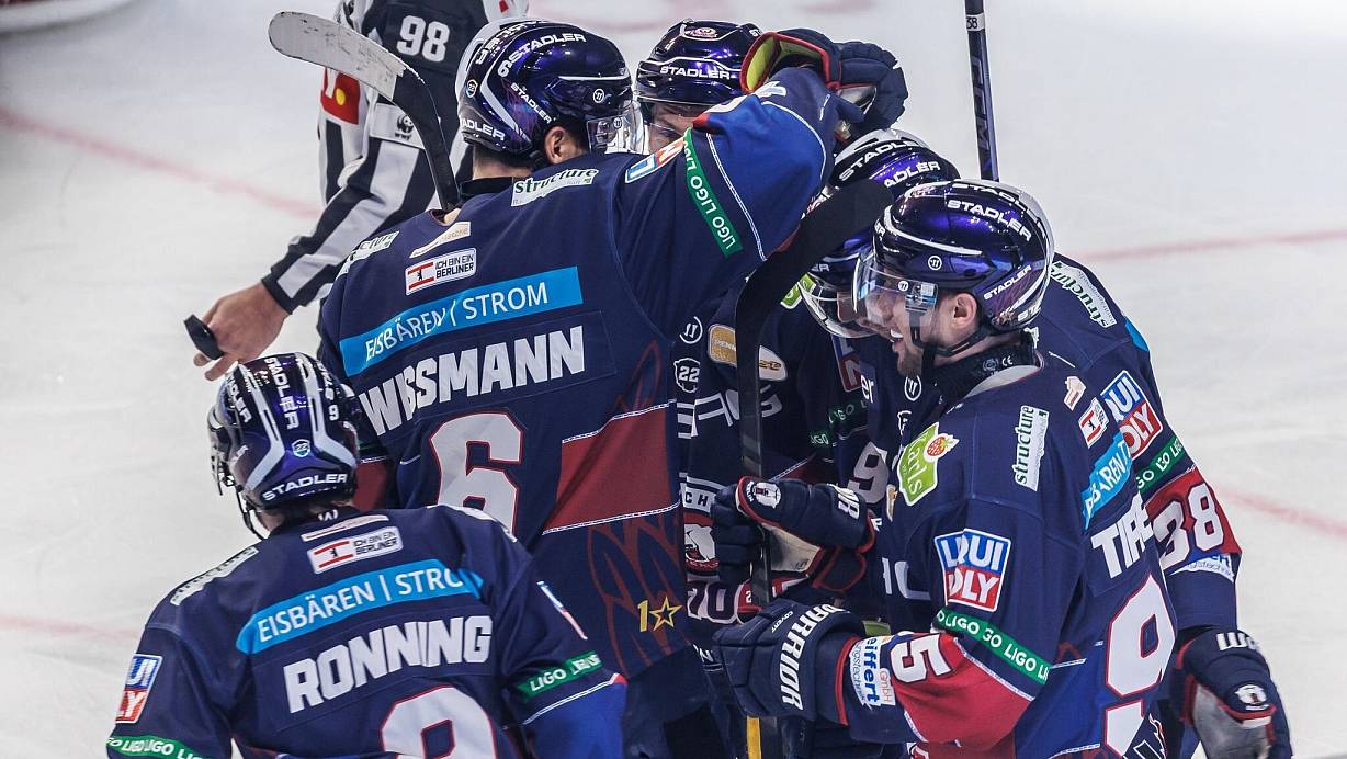 Meister Eisbären Berlin steht im Playoff-Halbfinale. | © Andreas Gora/dpa