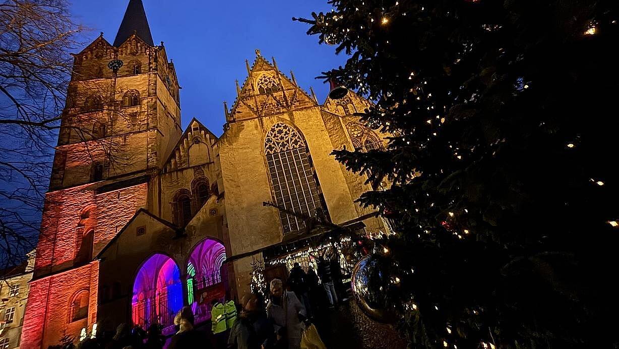 Nur wenige Tage vor Weihnachten gerieten zwei langjährige Kirchen-Mitarbeiter aneinander, es kam zu einer Schlägerei in der Münsterkirche. Die Bielefelder Staatsanwalt stellte das Strafverfahren nun ein. | © Claus Frickemeier