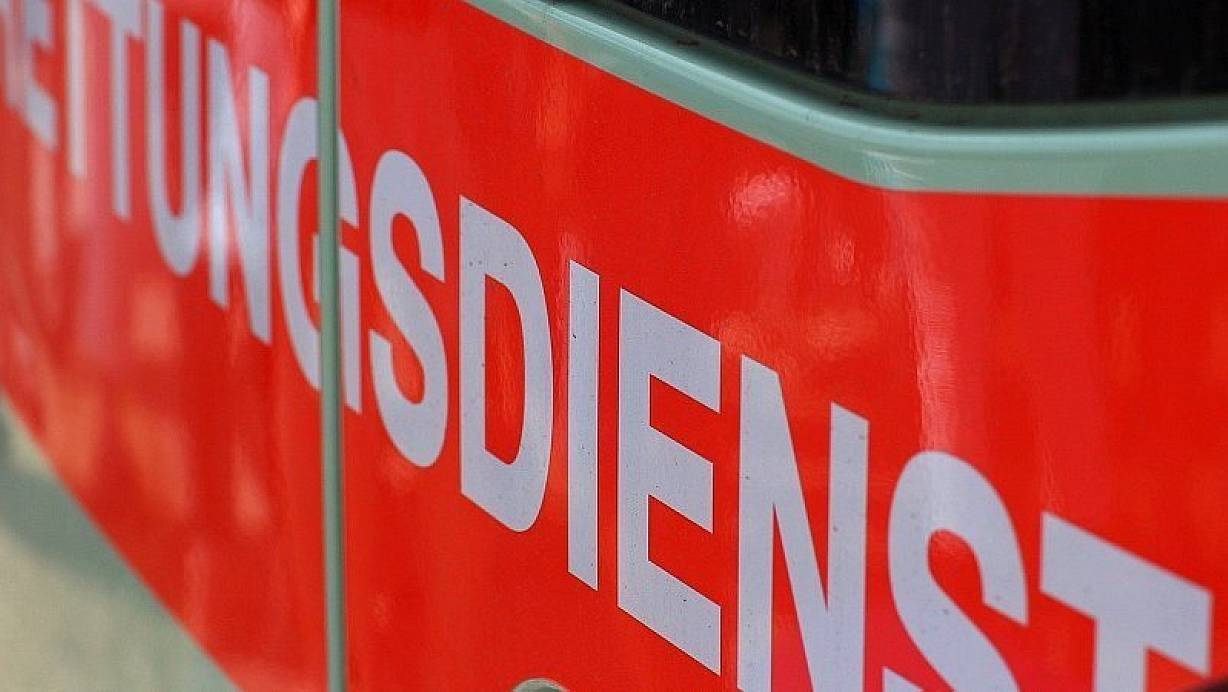 Rettungskräfte brachten den Mann ins Krankenhaus. | © Symbolfoto/Pixabay