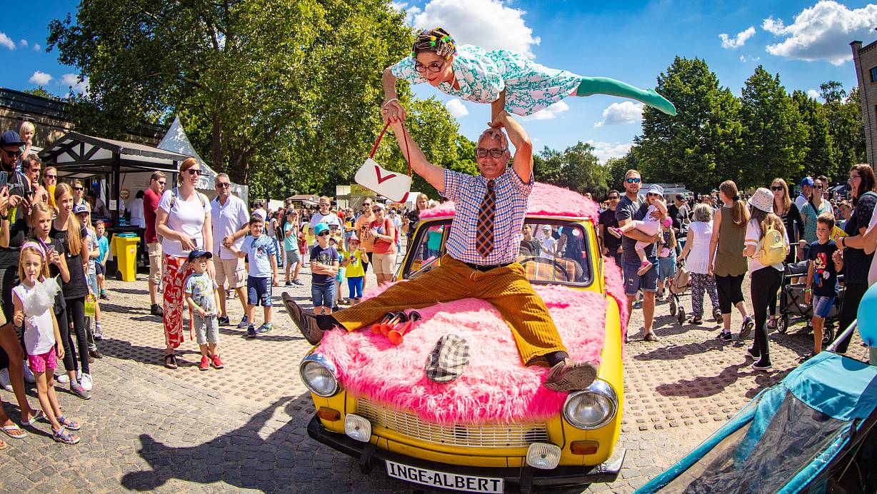 Die 20. Wackelpeter-Auflage im Ravensberger Park - die Stimmung 2022 hätte nicht besser sein können. Auch beim "Duo Agil", Inge und Albert. | © Mike-Dennis Mller / www.mdm.photo