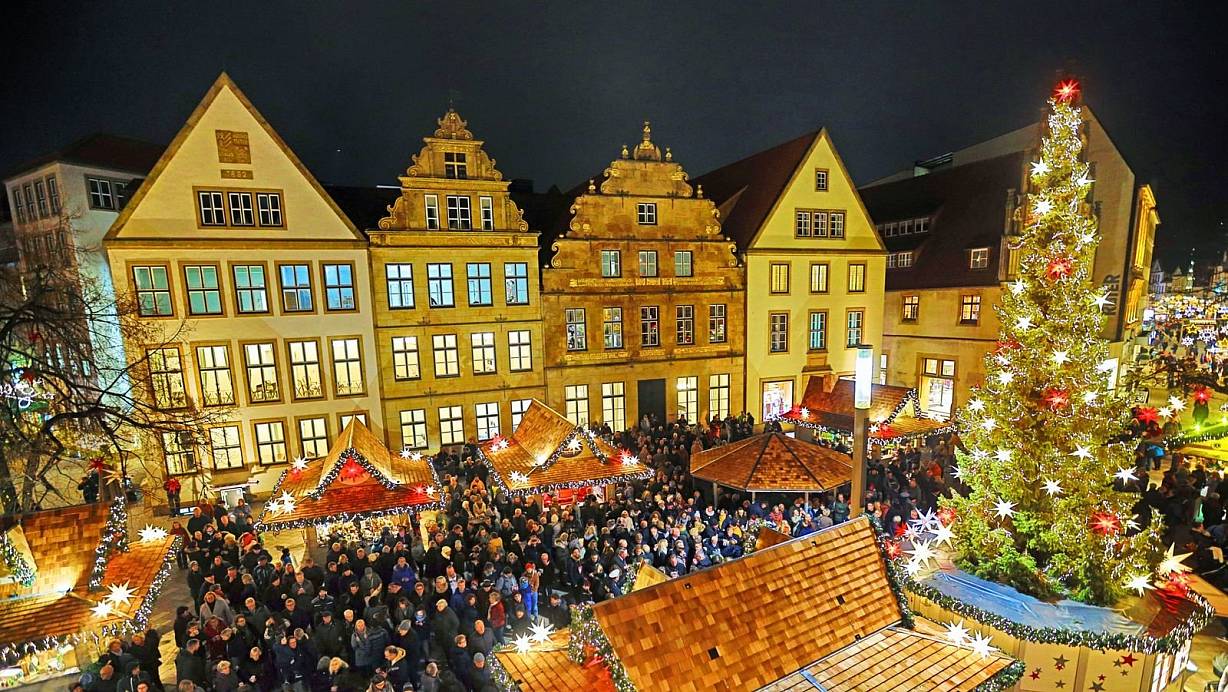 Gedränge auf dem Alten Markt: Ob der Weihnachtsmarkt 2020 in der bisherigen Form abgehalten wird, ist fraglich.  | © Sarah Jonek