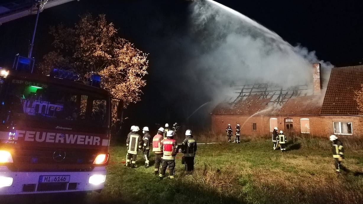 Das Feuer drohte auf den Wohnbereich überzugreifen. | © Joern Spreen-Ledebur