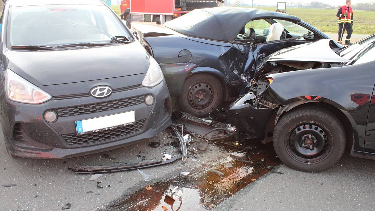 Viel Blechschaden auf der L 770. | © Polizei Minden-Lübbecke