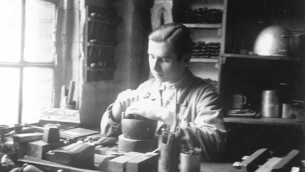 <div>Wilhelm Kusserow arbeitete als Graveur, im Bewusstsein der Konsequenzen verweigerte er den Kriegsdienst.<br /></div> | © Jehovas Zeugen, Archiv Zentraleuropa