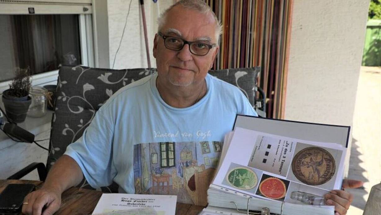 Rudi Grautstück hat viele Details und Ansichten der ehemaligen Scherfeder Gasthäuser zusammengetragen. | © Simone Flörke