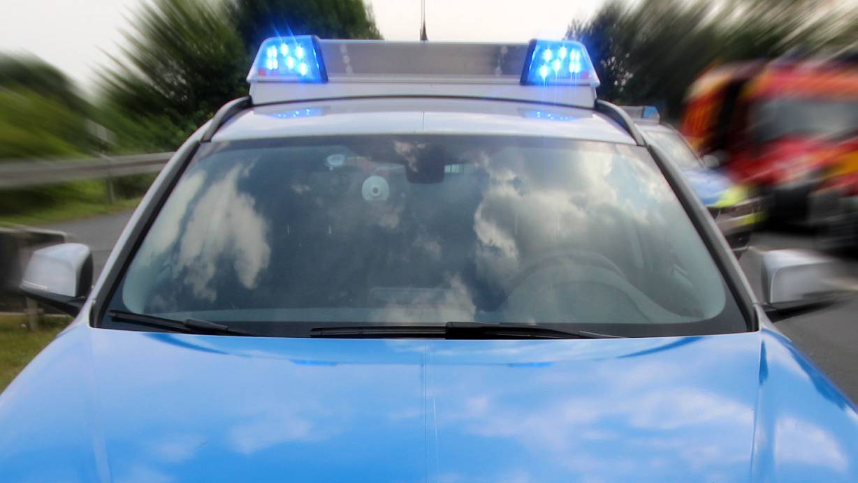 Der vor der Polizei flüchtende Mann überholte trotz Gegenverkehr. | © Symbolfoto: David Schellenberg