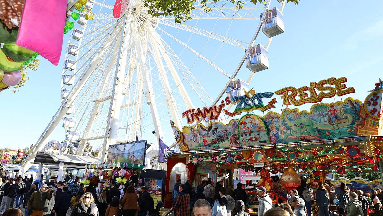 Eine Woche lang lockt Herbstlibori 2025 Kirmesfreunde auf den Paderborner Liboriberg. Zum Finale gibt es außerdem einen verkaufsoffenen Sonntag. | © Regina Brucksch