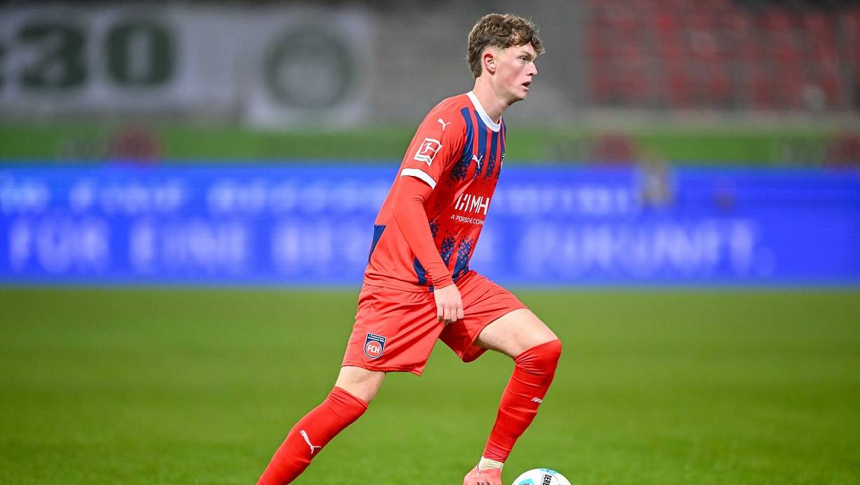 Paul Wanner spielt mit Heidenheim in München gegen «seine» Bayern vor. | © Harry Langer/dpa