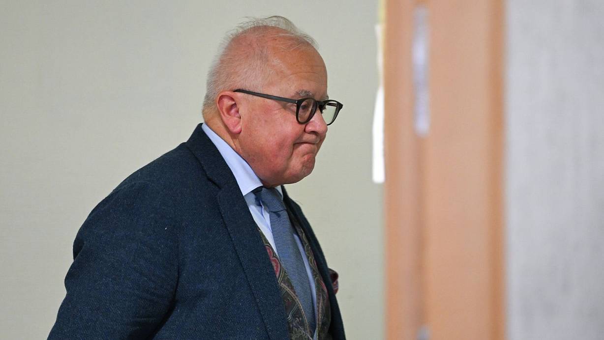 Der frühere DFB-Präsident Fritz Keller war als Zeuge geladen. | © Arne Dedert/dpa/POOL/dpa