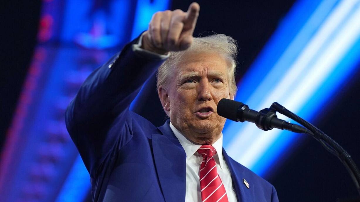 Der künftige US-Präsident Donald Trump hält wenig von Energiegewinnung durch Windkraft. | © Rick Scuteri/FR157181/AP/dpa