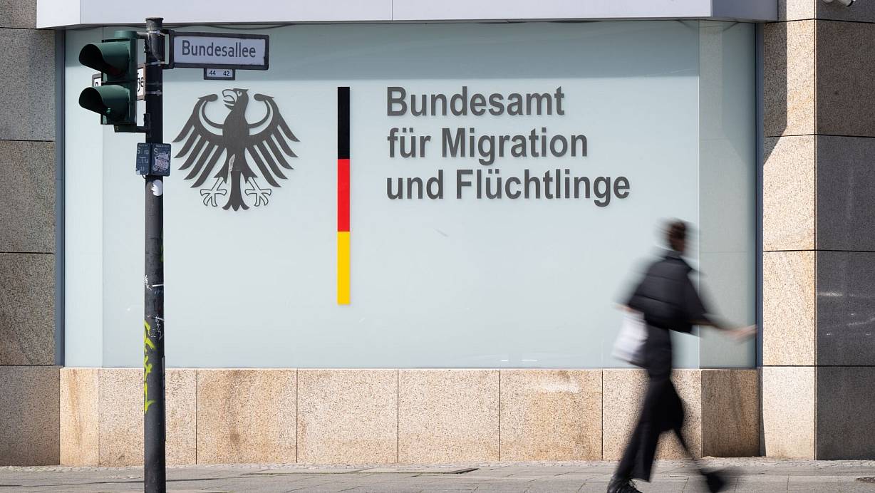 Überstellungen nach dem Dublin-Verfahren waren in den vergangenen beiden Jahren nur in der Minderheit der Fälle erfolgreich (Archivbild). | © Sebastian Gollnow/dpa