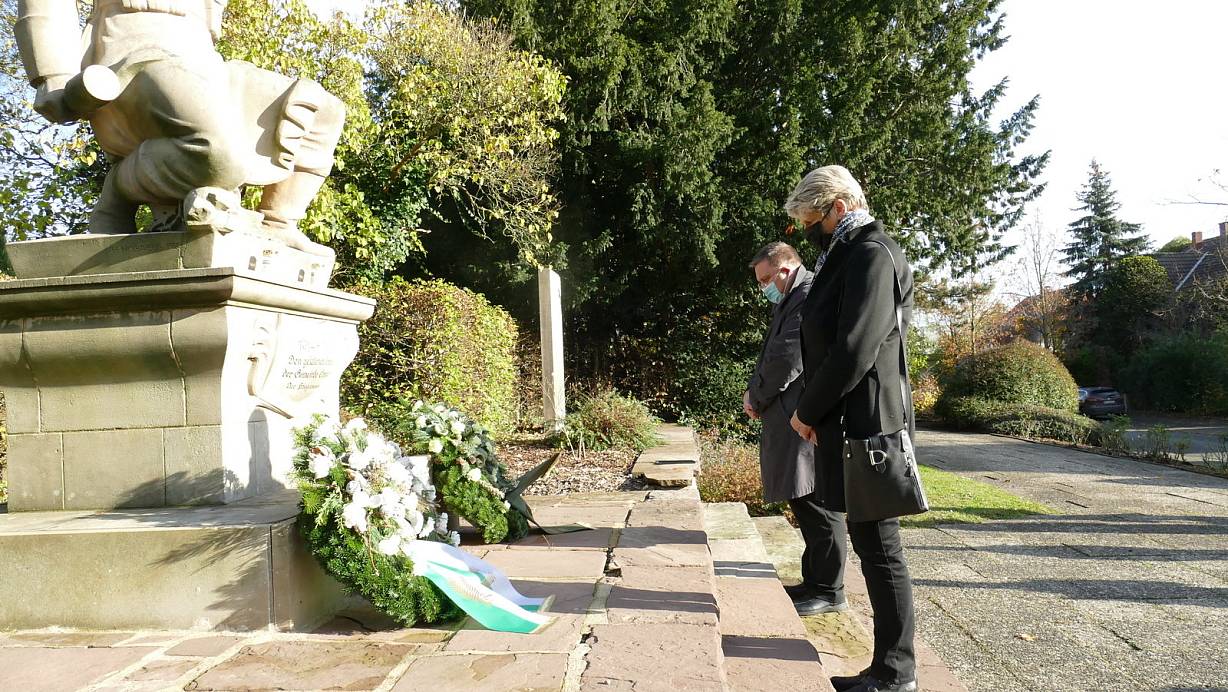 Gedenken: Susanne Rutenkröger und Sven Kampeter | © Thorsten Mailänder