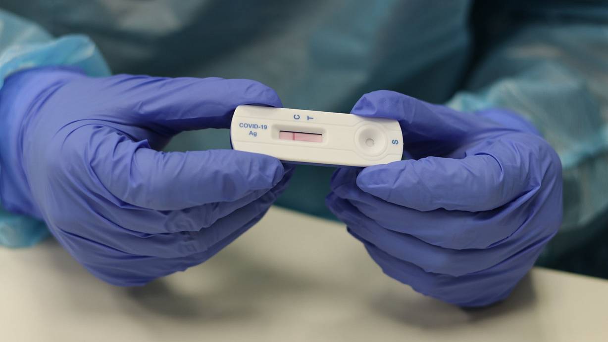 Corona-Schnelltests soll es bald kostenlos für jede und jeden geben. Im Kreis Höxter planen die Apotheker, noch in dieser Woche mit Tests zu beginnen. Foto: David Knapp | © David Knapp