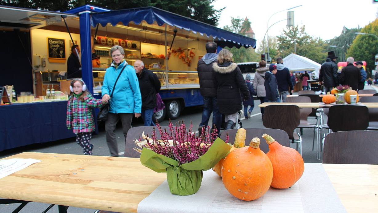 Normalerweise findet im Herbst in Kirchlengern das Fest "Kürbiszauber" statt, bei dem auch die Geschäfte geöffnet sind. | © Archivfoto: Myriam Domke-Feiner