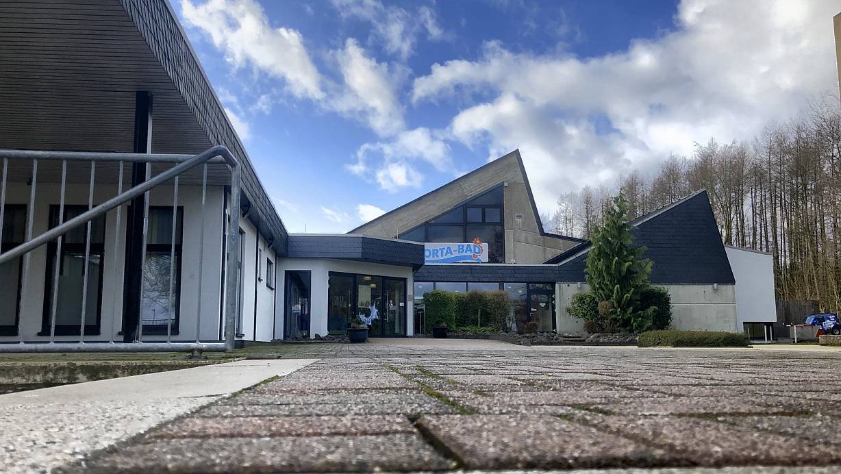 Hier im Porta-Bad ereignete sich der laut Polizei tragische Unglücksfall. MT- | © Foto: Thomas Lieske