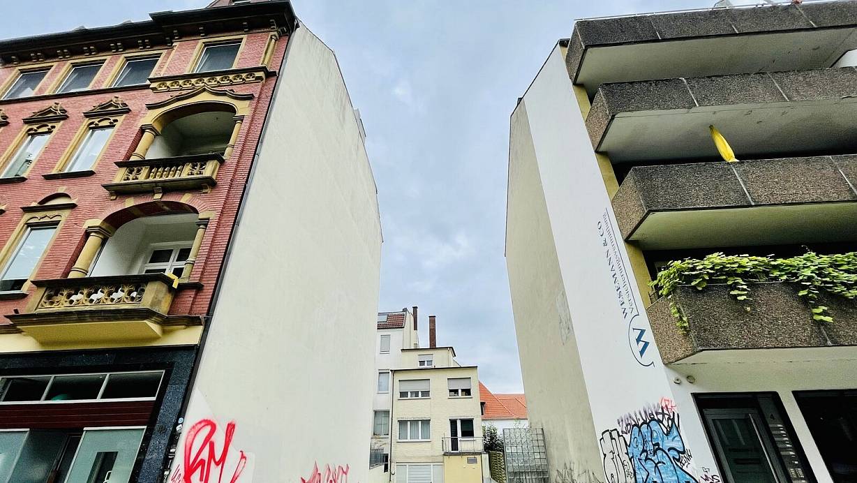Hier passt noch ein Haus rein: Baulücke in Bielefeld. | © Stefan Becker