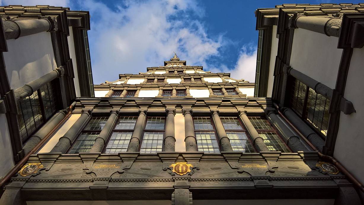 Hinter der Fassade des Historischen Rathauses hat sich der Aufsichtsrat des Padersprinters zu einer außerordentlichen Sitzung getroffen. | © Hans-Hermann Igges (Archivbild)