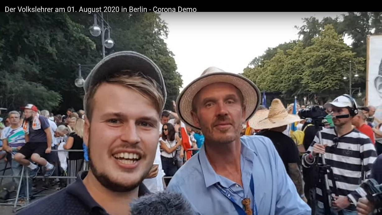 Matthäus Westfal (l.), hier bei bei einer Demo in Berlin, ist eng verbunden mit dem verurteilten Neonazi Nikolai Nerling. | © Recherche Kollektiv Ostwestfalen