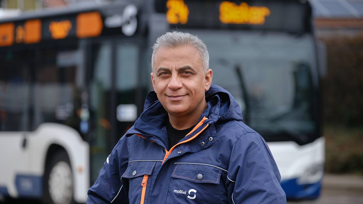 Busfahrer: Das sei als kleiner Junge sein Traumberuf gewesen, sagt Javid Sarvari (47). | © Andreas Zobe