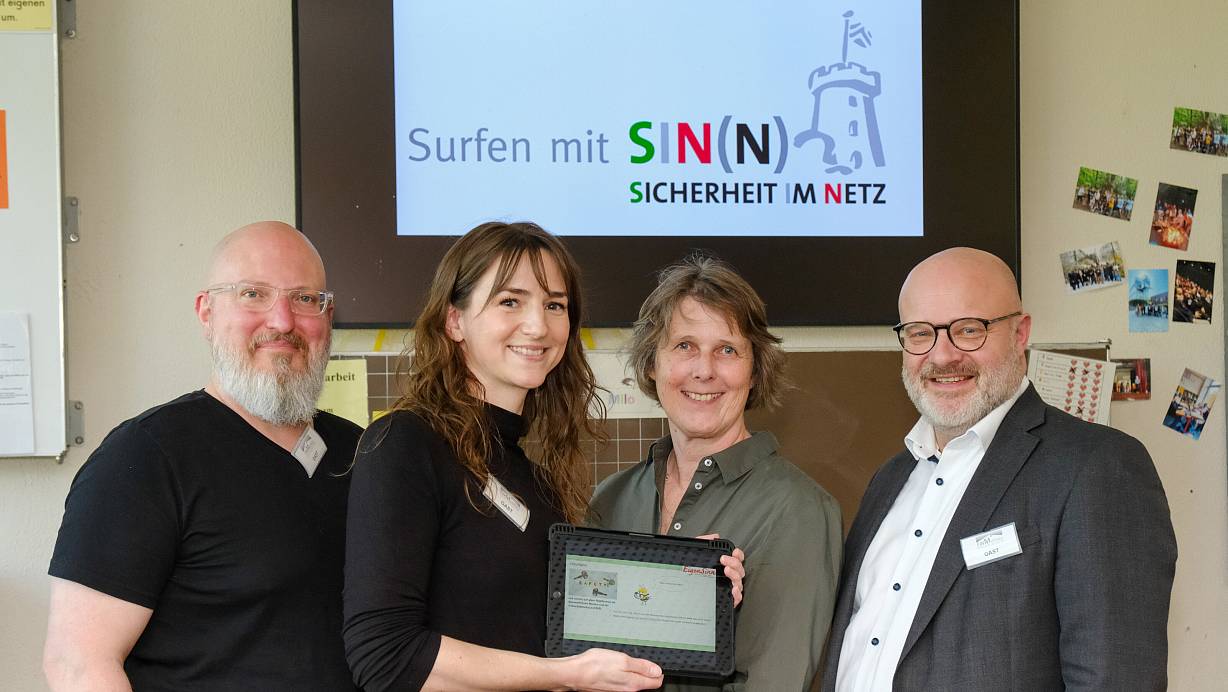 Stehen hinter dem Projekt: (v. l.) Markus Tomanek (Polizei), Isabel Venne (EigenSinn), Stephanie Sitterz (Stadtwerke) und Christoph Kaleschke (Sparkasse). | © Andreas Zobe