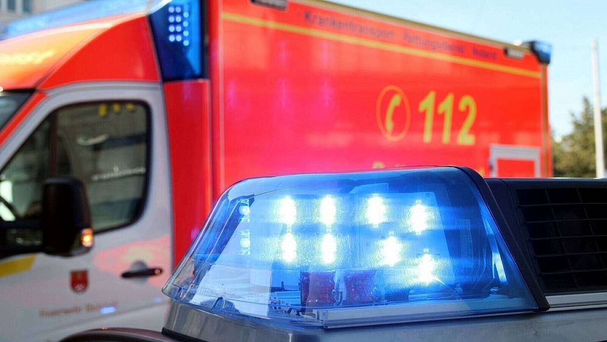 Der Radfahrer musste schwer verletzt ins Krankenhaus. | &copy; Symbolfoto: Jens Reichenbach