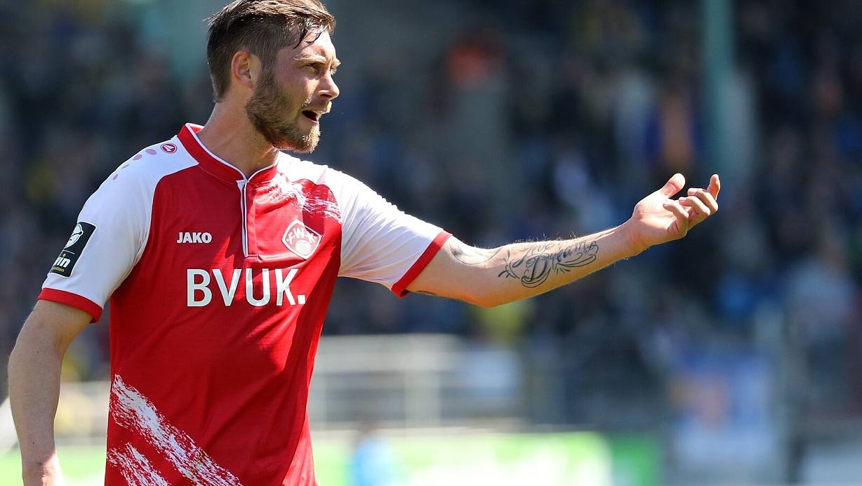 Seit Januar 2021 trägt Christian Strohdiek das Trikot der Würzburger Kickers. Doch nach dieser Saison beendet der 34-Jährige seine Profi-Spielerkarriere. | © picture alliance / foto2press