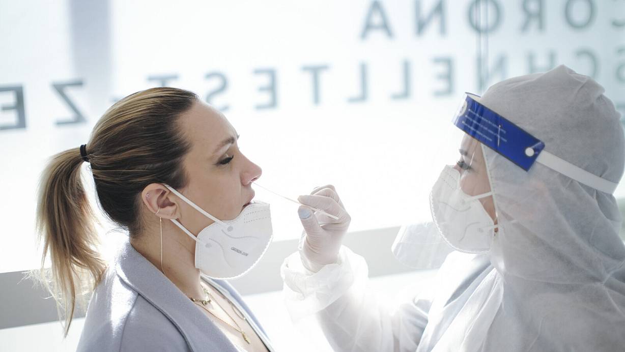 Die Testpflicht l&auml;uft aus, die Schnelltestzentren werden f&uuml;r Besuche in Krankenh&auml;usern nicht mehr gebraucht. Foto: Tim Wegner | &copy; epd-bild / Tim Wegner