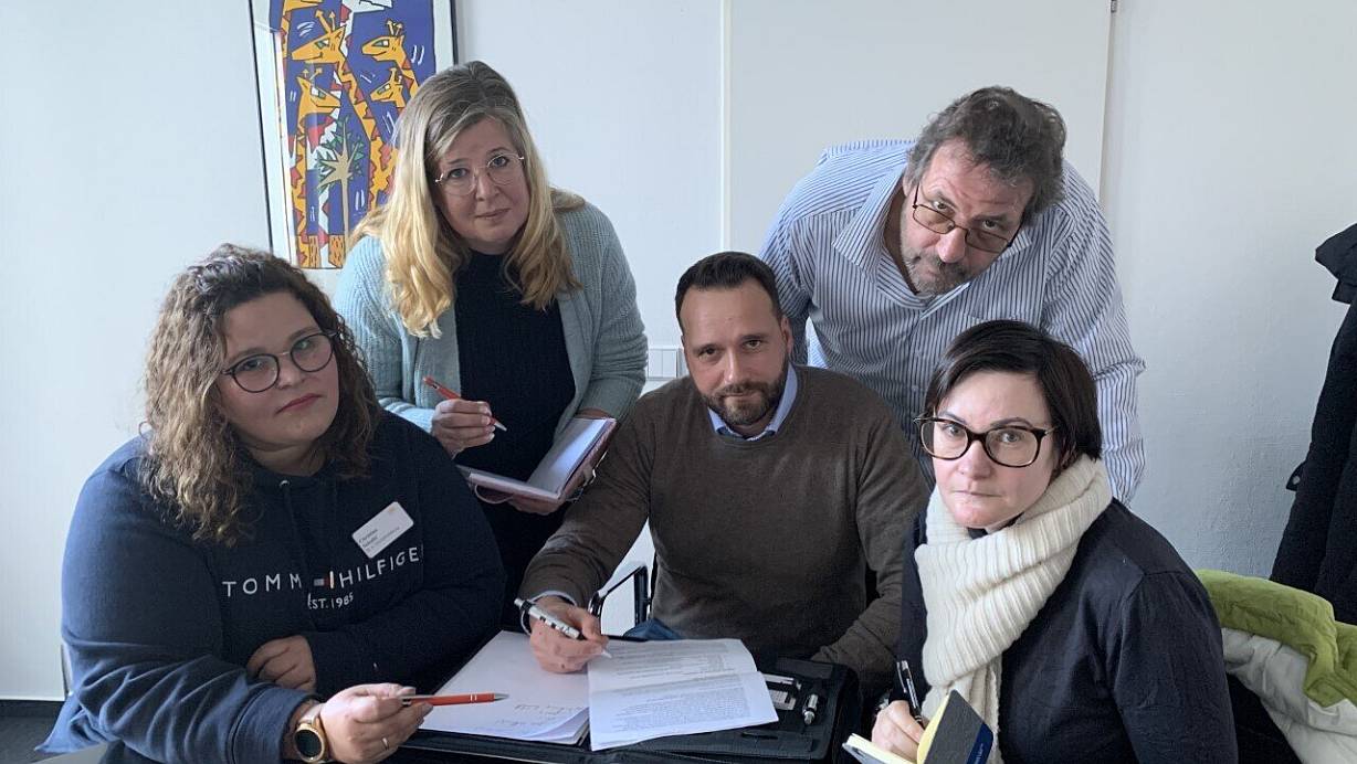 Christina Schultz, Esther Lux, Martin Wittig, Ralf Adams und Mady Schumacher (v.l.) wollen mitreden. Sie vertreten 30 privaten Dienste, die die Hälfte der Bielefelder Pflegebedürftigen versorgen. | © Ivonne Michel