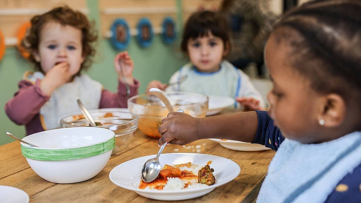 Die Kosten für das Kita-Essen könnten in Bielefeld demnächst steigen. | © Oliver Berg