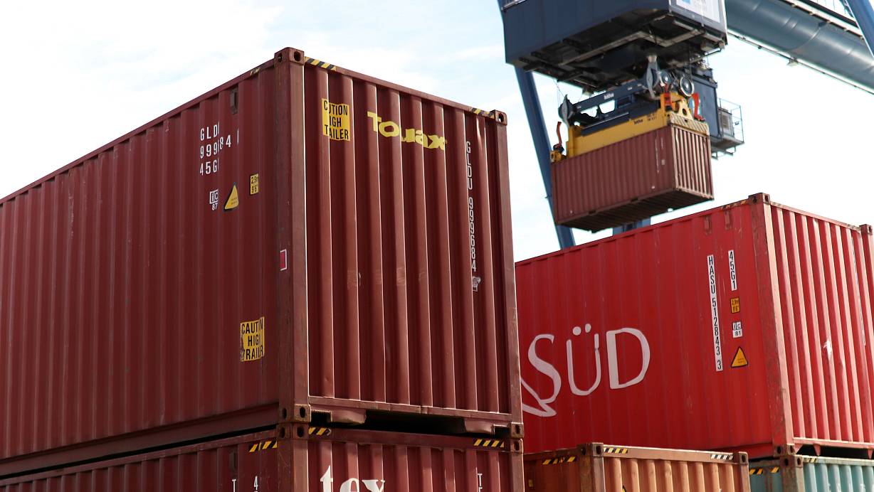 Der Regioport sollte ein Leuchtturm für den Logistikstandort Minden werden, nach verschiedenen Krise ist es eher ruhig geworden. Jetzt soll es langsam wieder aufwärts gehen. | © Alex Lehn