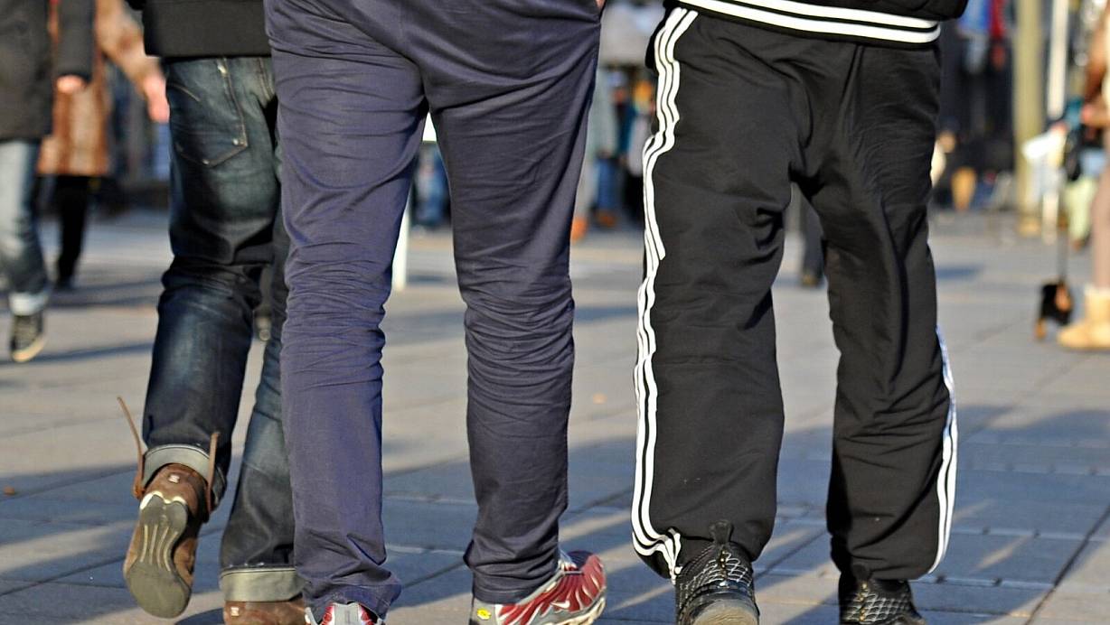 Die Jogginghose ist bereits auf vielen Schulhöfen in Deutschland populär geworden. Eine Schule in Wermelskirchen geht jetzt dagegen vor. | © Symbolbild dpa