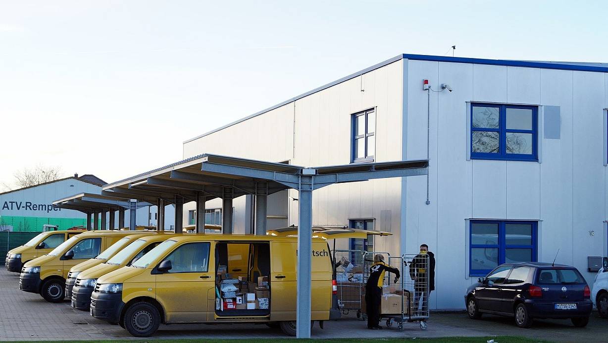 Neuer Zustellstützpunkt: Von dieser Halle in Getmold schwärmen die Zusteller aus. | © Michael Grundmeier