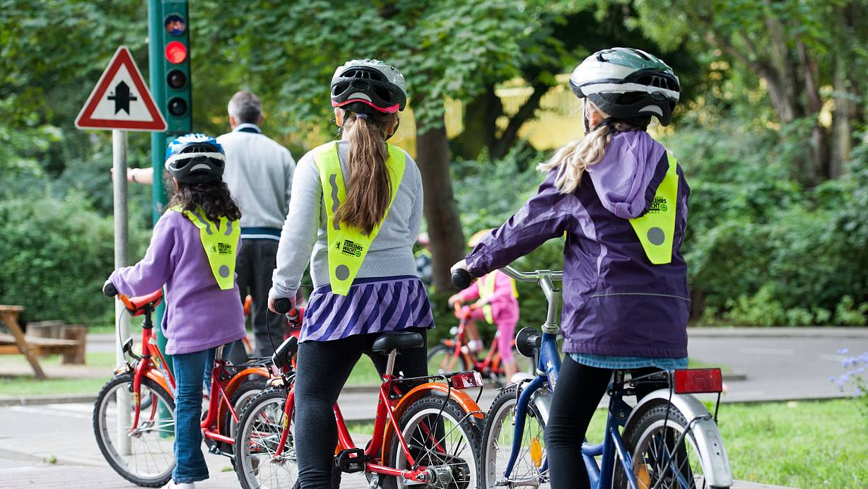Zahlreiche Bielefelder Straßen werden von Kindern als Schulweg genutzt - auf einigen davon kommt es vermehrt zu Unfällen. | © Maurizio Gambarini