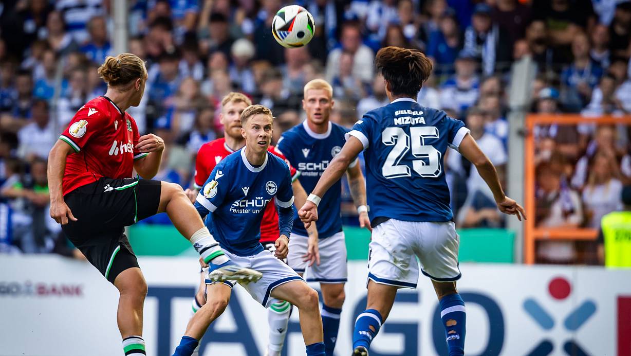 Brauchen Arminias Schreck, Oppie und Mizuta (v.l.) noch Unterstützung? Geld für eine weitere Verpflichtung wäre vorhanden. | © Sarah Jonek Fotografie