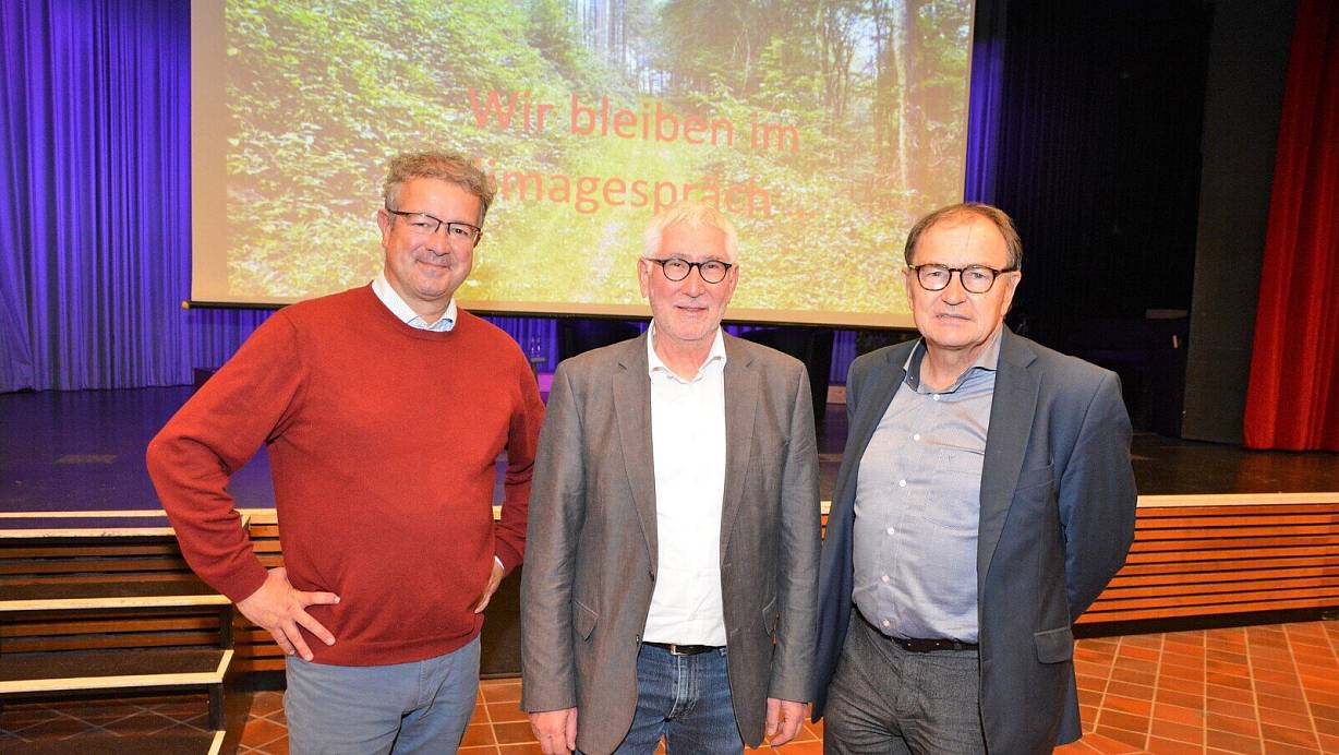 Manuel Andrack und Ewald Lienen senden in Oerlinghausen Botschaften für ...