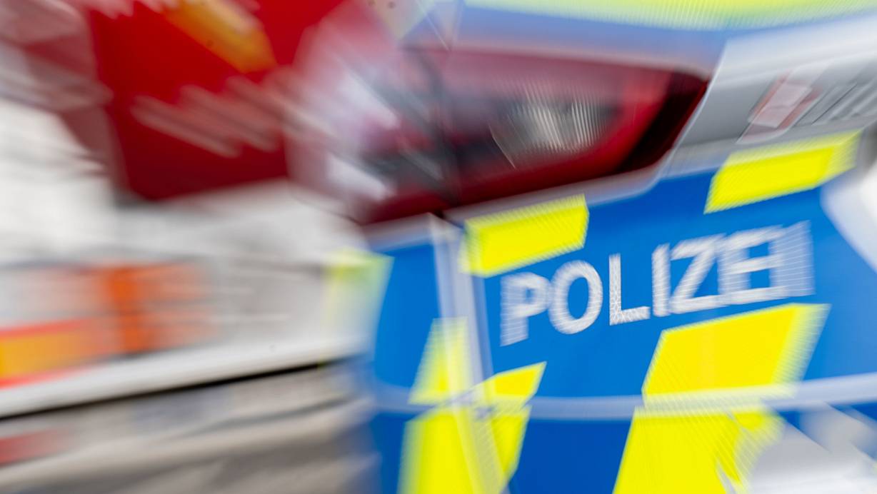 Die Polizei sprach mehrere Platzverweise aus. | © Symbolbild: dpa