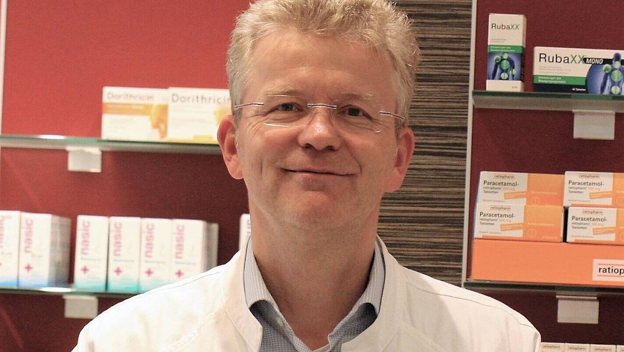 Der Beverunger Apotheker Thomas Rochell ist weiter für kostenlose Tests. | © Torsten Wegener