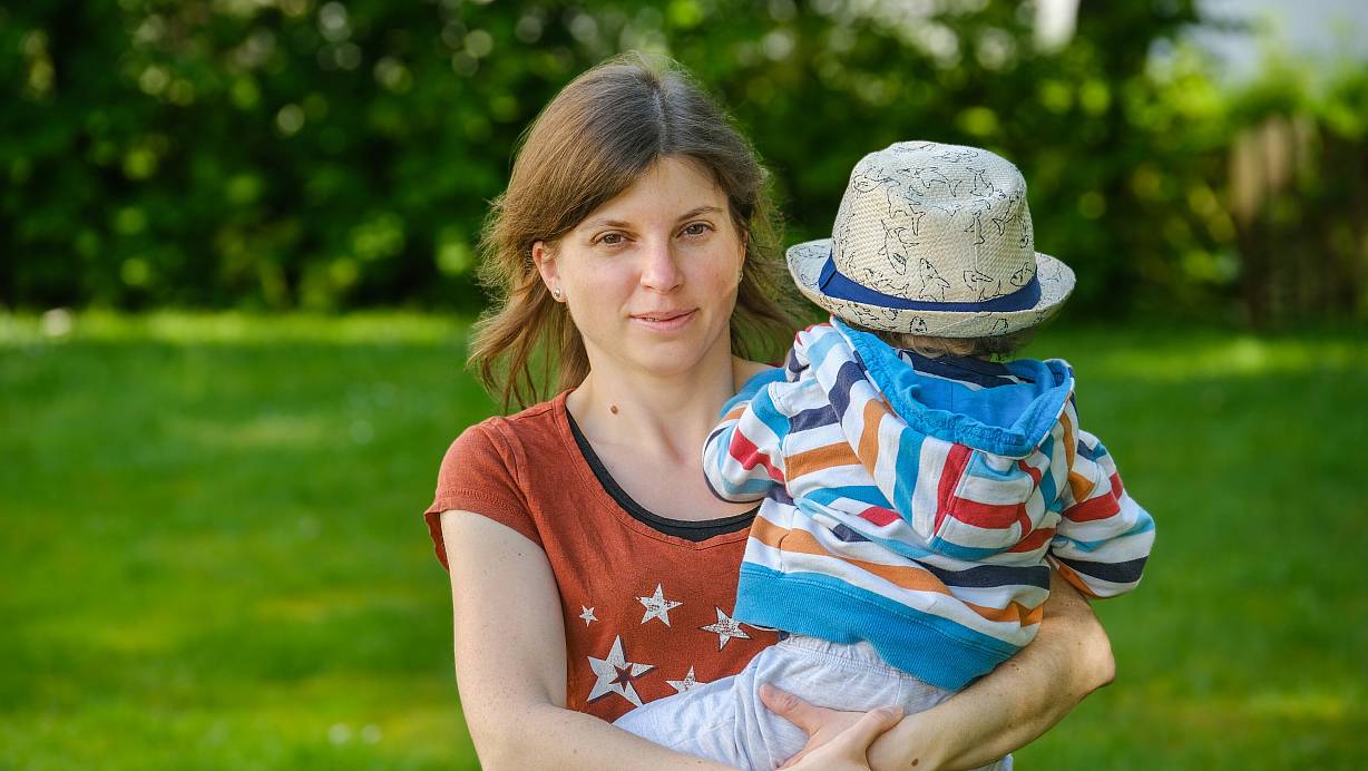 Die Erinnerung an die erste Zeit mit ihrem kleinen Sohn ist bei Vanessa Zobel bis heute lückenhaft. Sie kämpft für mehr Aufklärung. | © Andreas Zobe