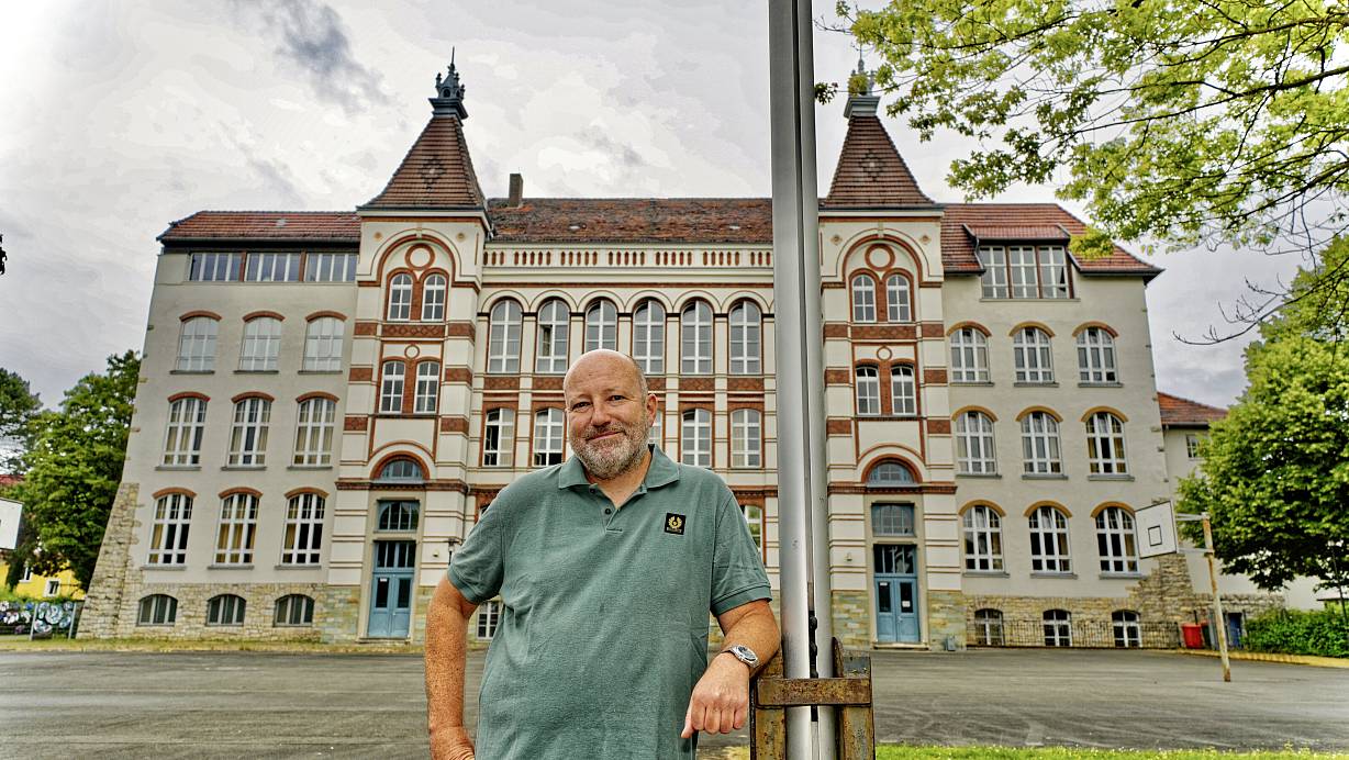 Sven Meyering ist seit elf Jahren Schulleiter des Abendgymnasiums. Der Bielefelder Standort ist an der Gutenbergstraße. | © Peter Unger